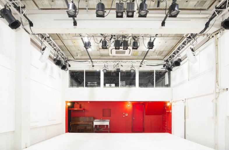 unstageable　The first floor can be used not only as a theater, but also as a place of exchange for the community, where various art works can be exhibited, as a meeting space, as an event venue, and as a place for all kinds of creative activities. - 1F Performance Theater 　